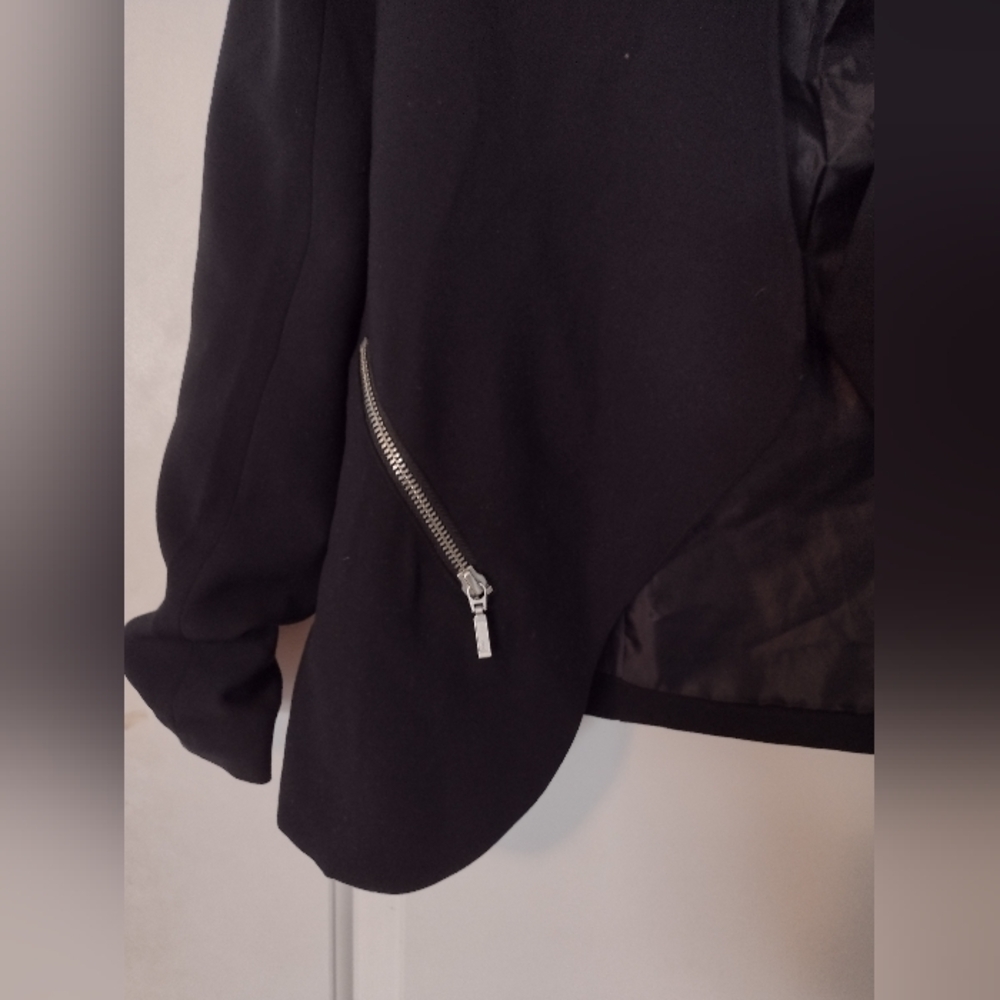Trouve black women's blazer zippered pockets size medium good used condition - Picture 4 of 4